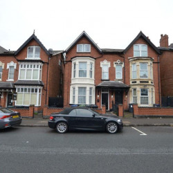 5 x Self-contained apartments in Victorian House